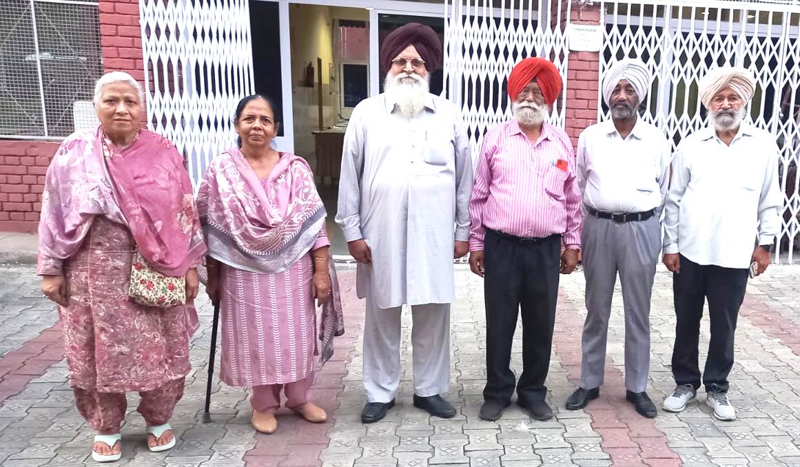 यूटी सेवानिवृत्त शिक्षकों की विशेष बैठक में मांगों पर चर्चा